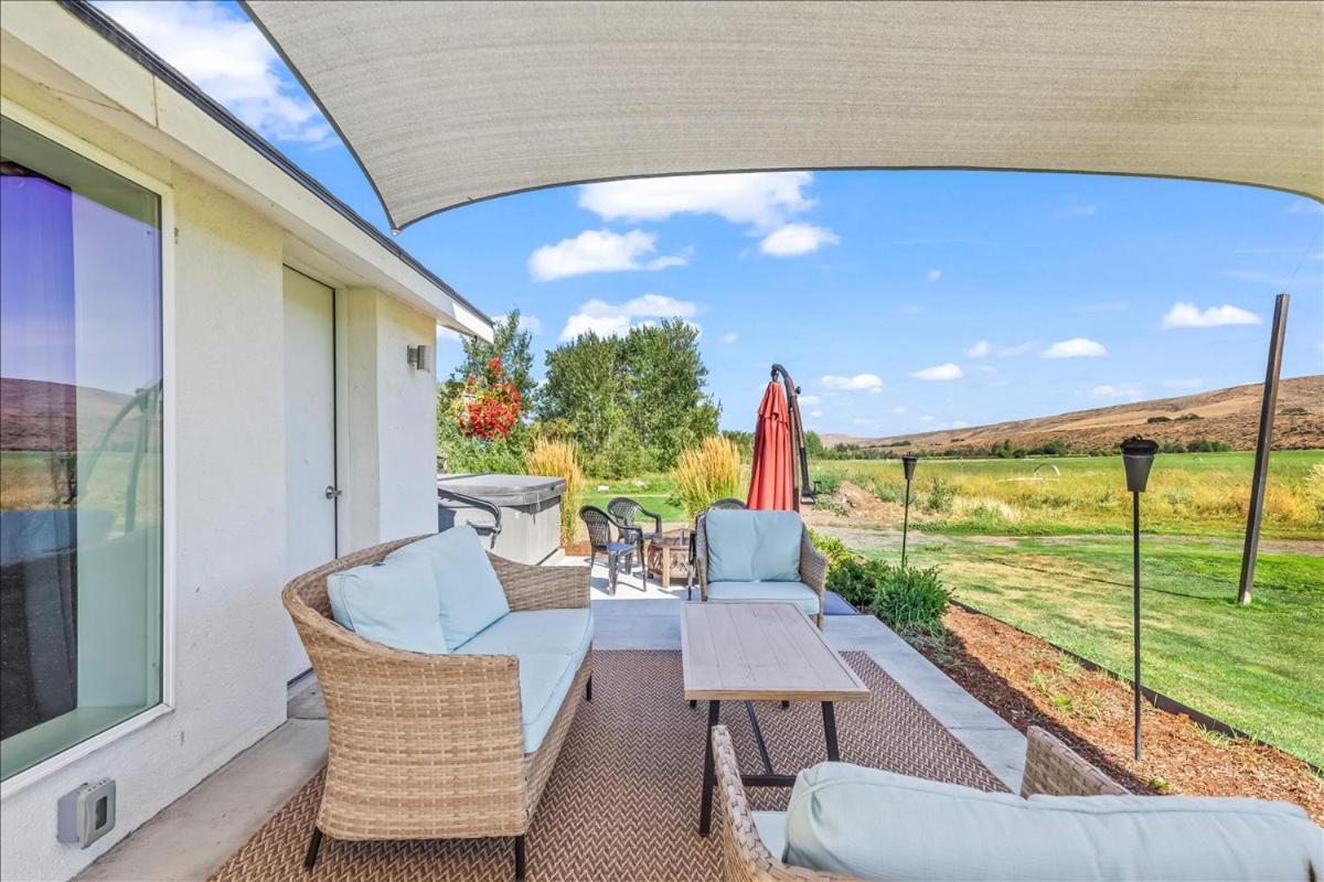 The Ahtanum Cottage - New Hot Tub And Great Views! Якима Экстерьер фото
